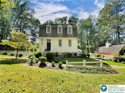 1108 S Barbara Dr, Alburtis, PA, 18011-2611 | Card Image