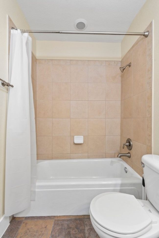 APT-110 - 3815 Guadalupe St, Condo with 2 bedrooms, 1 bathrooms and 2 parking in Austin TX | Image 14