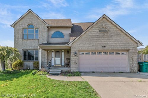 18377 Huron River Dr, Rockwood, MI, 48173-9693 | Card Image