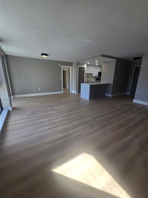 apt-305-9800 W Bay Harbor Dr, Bay Harbor Islands, FL, 33154-1564 | Card Image