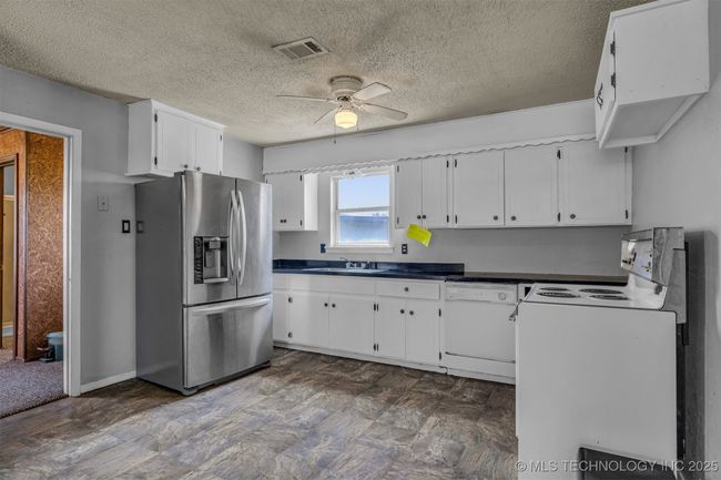 13420 E Richardson Ln, House other with 2 bedrooms, 2 bathrooms and null parking in Coleman OK | Image 5