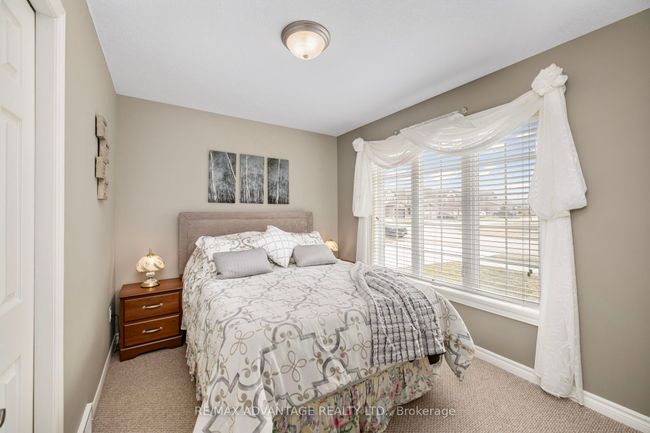 10 Stonefield Gate, House other with 3 bedrooms, 3 bathrooms and 2 parking in Ilderton ON | Image 9