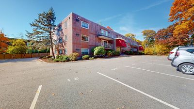 B21 - 31 Hamlin Ln, Condo with 1 bedrooms, 1 bathrooms and 1 parking in Needham MA | Image 2