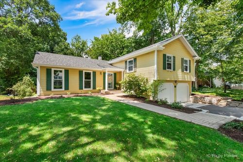 1138 Pine Ct, Batavia, IL, 60510-3211 | Card Image