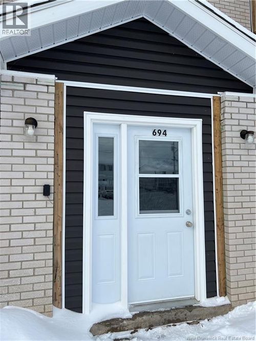 694 Appleby St, Bathurst, NB, E2A3L4 | Card Image