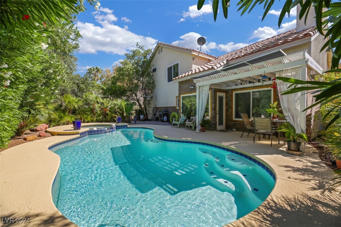 Seasons Ave, Henderson, NV 89074