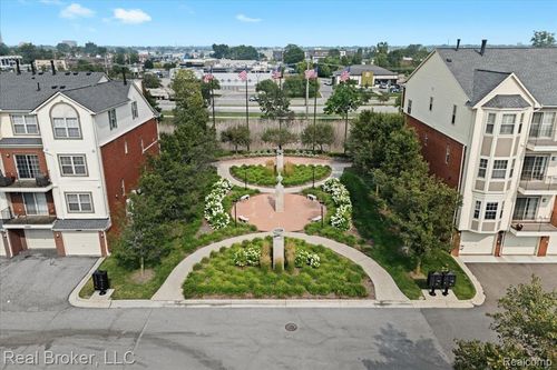 1546 Devon Ln, Troy, MI, 48084-7052 | Card Image