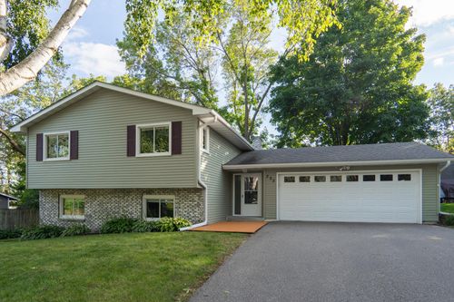 205 Cardinal Ct, Chaska, MN, 55318-1612 | Card Image