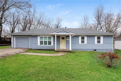 17243 Chestnut Dr, Belton, MO, 64012-2819 | Card Image