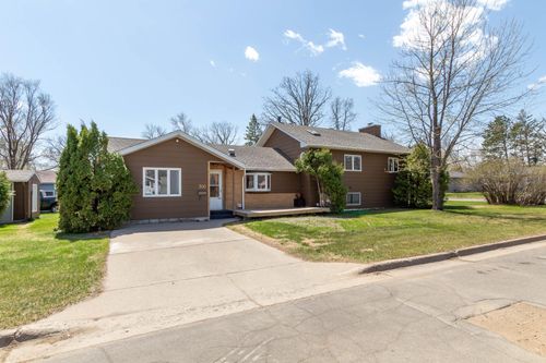 300 27th St Ne, Bemidji, MN, 56601-2302 | Card Image