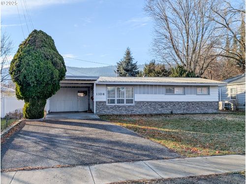 1106 F Ave, La Grande, OR, 97850-2028 | Card Image