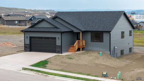 549 Denali Dr, Box Elder, SD, 57719-8504 | Card Image