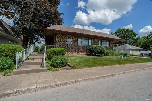 124 S Green St, Greentown, IN, 46936-1411 | Card Image