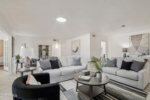 10418 W Prairie Hills Cir, Sun City, AZ, 85351-1821 | Card Image