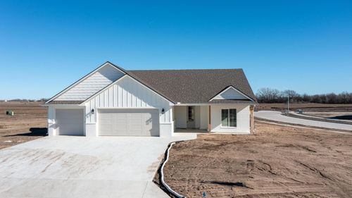 501 Maple Leaf Cir, Newton, KS, 67114 | Card Image