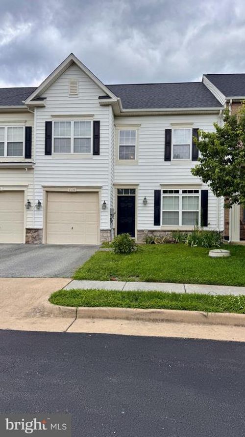 104 Panmure Ln, STEPHENS CITY, VA, 22655-6302 | Card Image