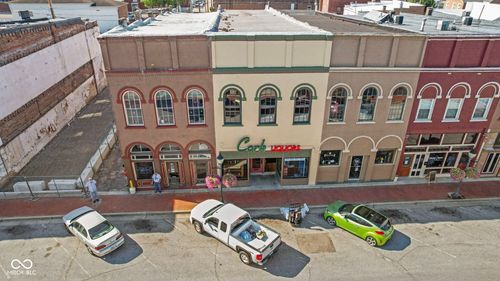 111 E Main Cross St, Edinburgh, IN, 46124-1414 | Card Image
