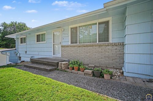 7904-parkview-ave-kansa-3336 N 79th St, Kansas City, KS, 66109-1143 | Card Image