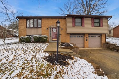 1337 Centerman Ave, Bethel Park, PA, 15102-3433 | Card Image