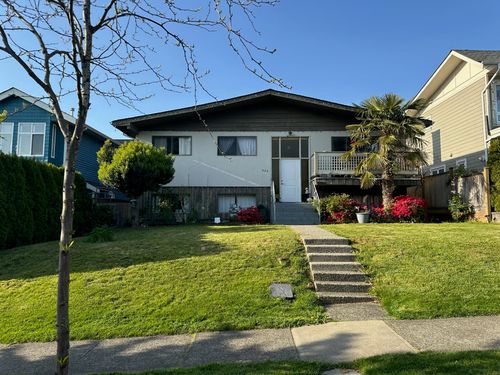 332 W 14th St, North Vancouver, BC, V7M1P6 | Card Image