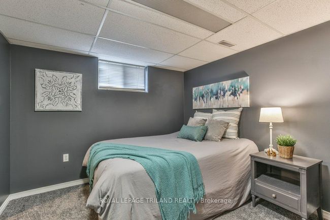 834 Viscount Rd, House other with 3 bedrooms, 2 bathrooms and 4 parking in London ON | Image 27