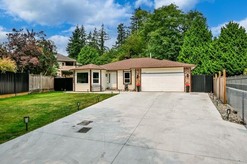 12925 65 Ave, Surrey, BC, V3W9H4 | Card Image