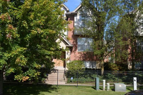 220 River Front Dr, Mount Prospect, IL, 60056-1993 | Card Image