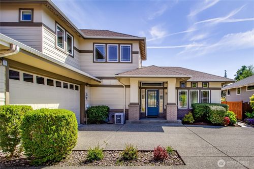 12418 232nd Way Ne, Redmond, WA, 98053-5622 | Card Image