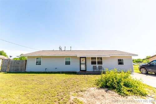 115 Mose Yellowhorse Dr, Pawnee, OK, 74058-9622 | Card Image