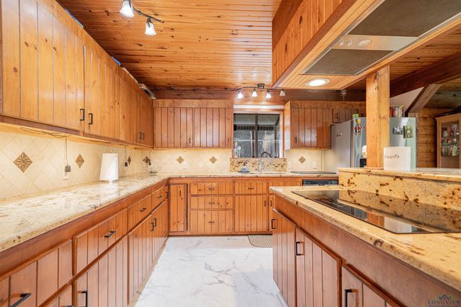 741 E Wilkins Rd, House other with 3 bedrooms, 2 bathrooms and null parking in Gladewater TX | Image 9