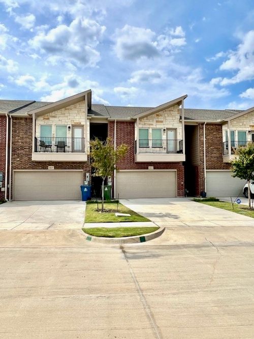 5653 Woodlands Dr, The Colony, TX, 75056-5153 | Card Image