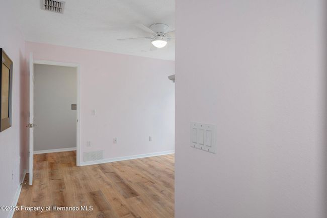 11242 Riddle Dr, House other with 3 bedrooms, 3 bathrooms and null parking in SPRING HILL FL | Image 25
