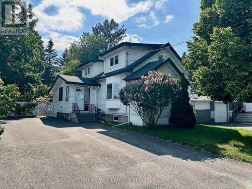 219 Mcculloch St, Thunder Bay, ON, P7A2L3 | Card Image