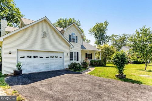 7511 Melton Ct, GAINESVILLE, VA, 20155-1801 | Card Image