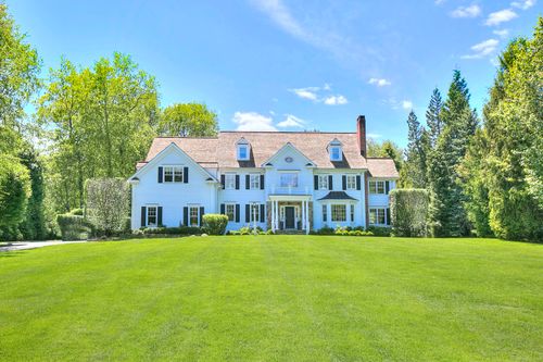22 Woody Ln, Westport, CT, 06880-2259 | Card Image