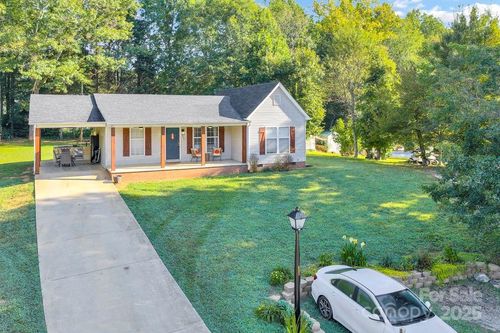 3889 Colt Ct, Lenoir, NC, 28645-9339 | Card Image