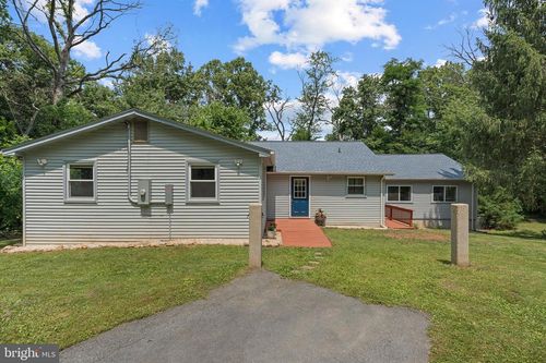 102 Bens Ct, Front Royal, VA, 22630-9223 | Card Image