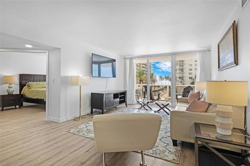 4c-5700 Collins Ave, Miami Beach, FL, 33140-2303 | Card Image