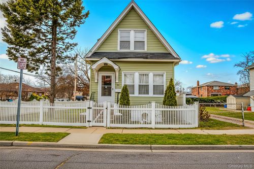 38 Lehrer Ave, Elmont, NY, 11003-2432 | Card Image