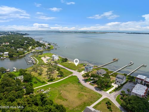 4729 S Shore Dr, Morehead City, NC, 28557-2715 | Card Image