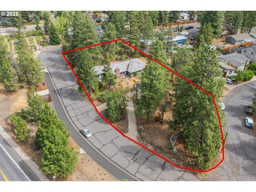 438 Ne 9th St, Bend, OR, 97701-4973 | Card Image