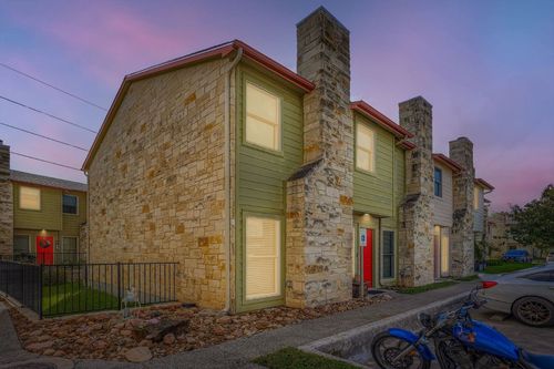 unit-6-6900 E Riverside Dr, Austin, TX, 78741-6605 | Card Image