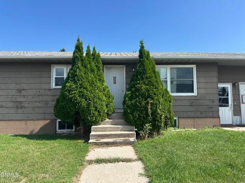 513 3rd St E, Napoleon, ND, 58561-7406 | Card Image