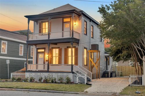 614 11th St, Galveston, TX, 77550-5025 | Card Image