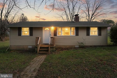 64 N White Pine Trl, DELTA, PA, 17314-8706 | Card Image