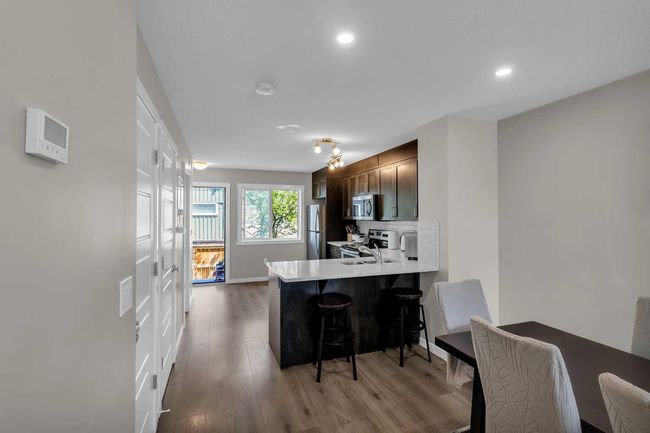 142 Red Embers Gate Ne, Townhouse with 3 bedrooms, 4 bathrooms and 1 parking in Calgary AB | Image 5