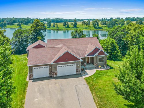 12605 314th St, Lindstrom, MN, 55045-8451 | Card Image