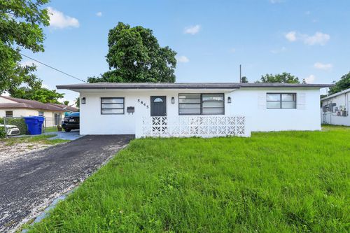 5845 Arthur St, Hollywood, FL, 33021-5174 | Card Image