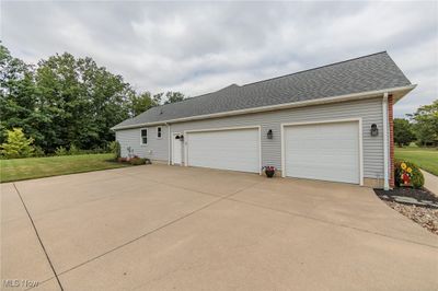 10824 Bridle Path, House other with 3 bedrooms, 2 bathrooms and null parking in Columbia Station OH | Image 2