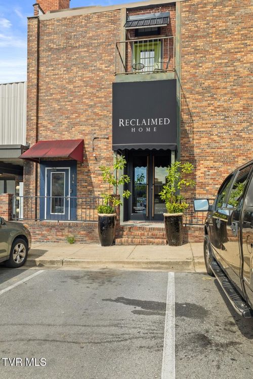 202-414 S Roan St, Johnson City, TN, 37601-5728 | Card Image